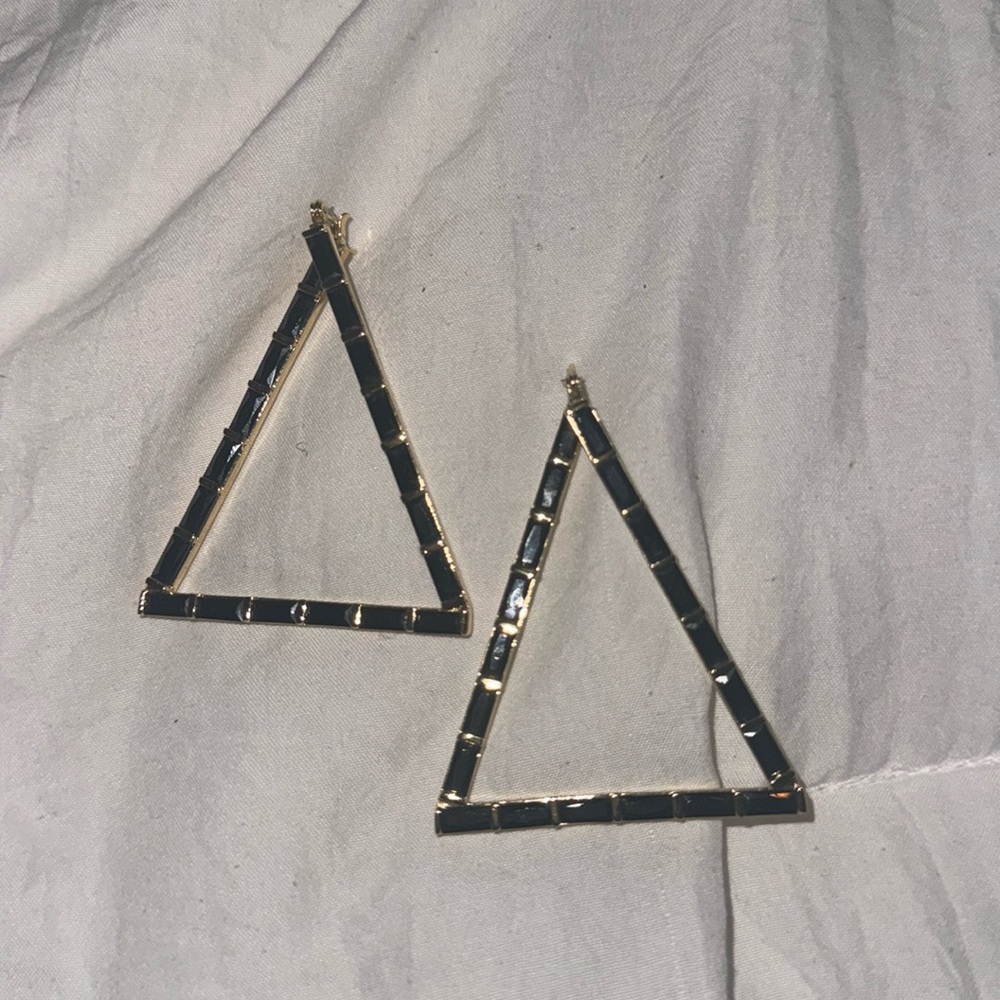 Uncommon James Triangle black earrings